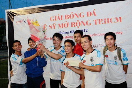 CLB Nghệ sĩ về nhì giải Nghệ sĩ mở rộng - 21 CLB Nghệ sĩ về nhì giải Nghệ sĩ mở rộng