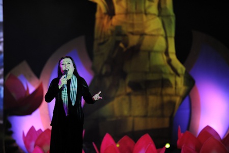 “Trường ca đỏ - Ước vọng xanh” - 14 “Trường ca đỏ - Ước vọng xanh”