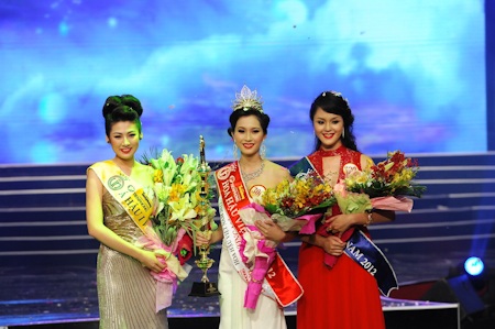 Xem lại phần trình diễn bikini của thí sinh Hoa hậu Việt Nam - 21 Phan Anh