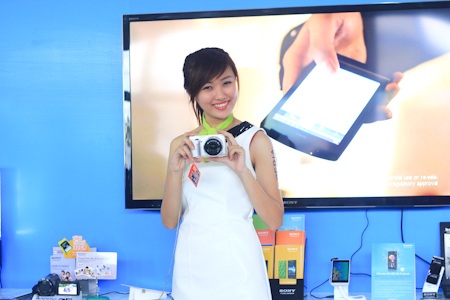 Người đẹp khoe dáng tại triển lãm công nghệ VCW 17 - 14 Triển lãm sẽ còn kéo dài từ ngày 30/8 tới 2/9 tới đây.