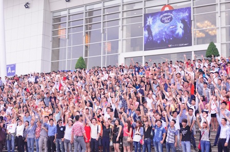 Vietnam Idol 2012 trở lại với nhiều cảm xúc - 3 Có rất đông thí sinh tham gia cuộc thi Vietnam Idol năm 2012