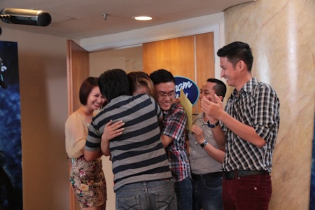 Vietnam Idol 2012 trở lại với nhiều cảm xúc - 6 Niềm hạnh phúc khi nhận được vé vàng