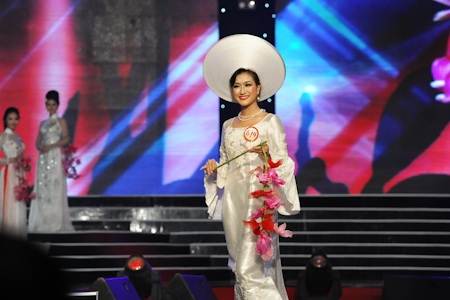 Thí sinh Hoa hậu Việt Nam duyên dáng trong tà áo dài - 11 Bình Yên