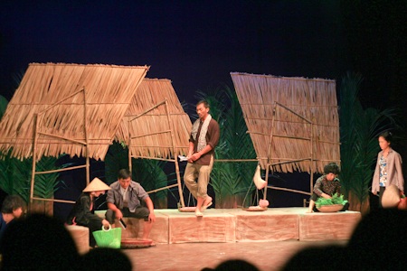 Đời Như Ý chưa thực sự "như ý" - 2 Một số hình ảnh trong vở kịch