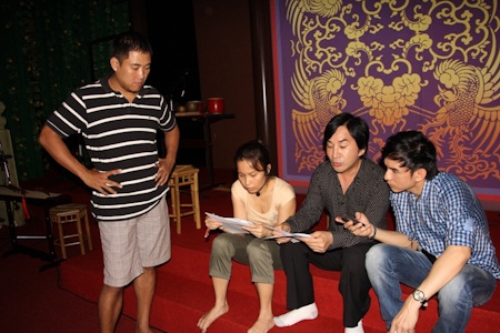 Cẩm Ly, Đan Trường, Đàm Vĩnh Hưng hăng say diễn... tuồng - 13 Để diễn tốt vở tuồng cổ, các nghệ sĩ phải luyện tập rất vất vả