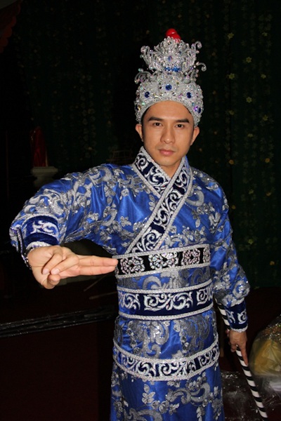 Cẩm Ly, Đan Trường, Đàm Vĩnh Hưng hăng say diễn... tuồng - 4 Tạo hình của Đan Trường trong vở kịch