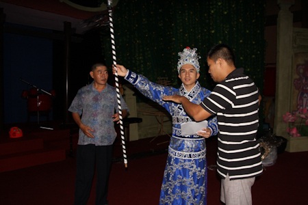 Cẩm Ly, Đan Trường, Đàm Vĩnh Hưng hăng say diễn... tuồng - 5 Tạo hình của Đan Trường trong vở kịch