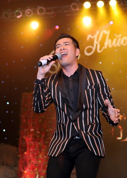 Hồ Trung Dũng hát Xin còn gọi tên nhau