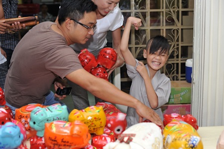 Vui mừng trước độ mập của những chú heo đất