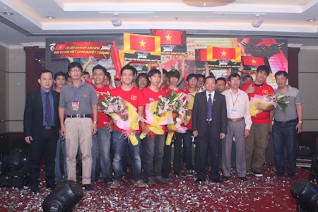 Tuyển E-sport Việt Nam trong lễ xuất quân