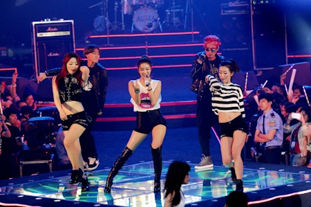 Nghệ sĩ Hàn Quốc Yoon G là người biểu diễn mở màn trong đêm H-Artistry. 