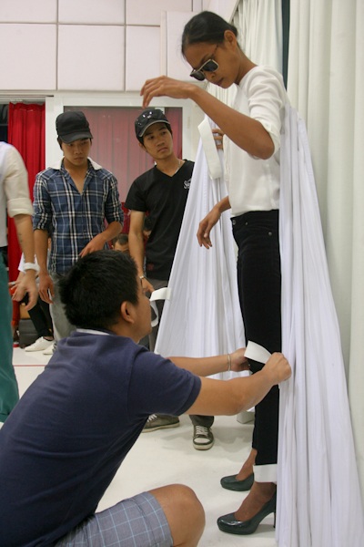 Lâm Thu Hằng sẽ "tung cánh" ở vị trí Vơ đét - 1 Các NTK phải rất vất vả với Thu Hằng