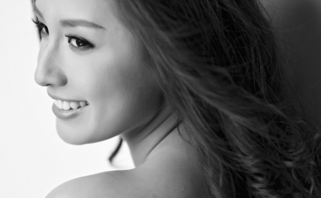 Mai Phương Thuý sinh năm 1988, cô là Hoa hậu Việt Nam 2006 được tổ chức tại Nha Trang - Khánh Hoà