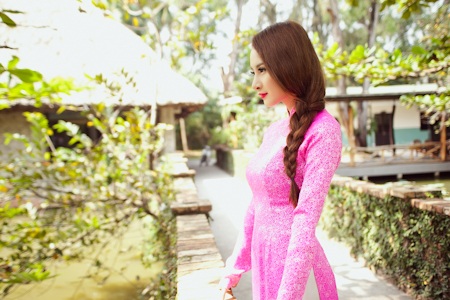 Angela Phương Trinh khoe dáng cùng Hương Giang Idol - 1 Angela Phương Trinh khoe dáng cùng Hương Giang Idol