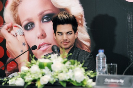 Adam Lambert tỏ ra là một người rất hài hước