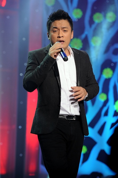 Mr Đàm dẫn học trò đi hát