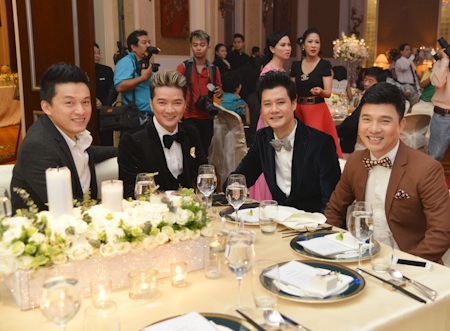 Minh Tuyết rạng ngời trong lễ cưới tại Việt Nam - 12 Các quý ông của làng showbiz Việt đã góp mặt