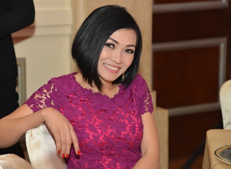 Minh Tuyết rạng ngời trong lễ cưới tại Việt Nam - 17 Phương Thanh