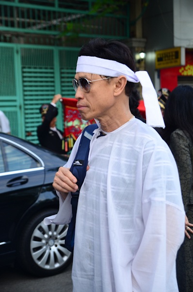 Nhiều nghệ sỹ tới viếng nhạc sỹ Phạm Duy - 3 Gương mặt Tuấn Ngọc gầy rộc đi