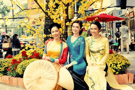 Tết 3 miền tại TPHCM - 15 Hay hình ảnh những ông đồ cho chữ luôn gắn liền với ngày đầu năm mới