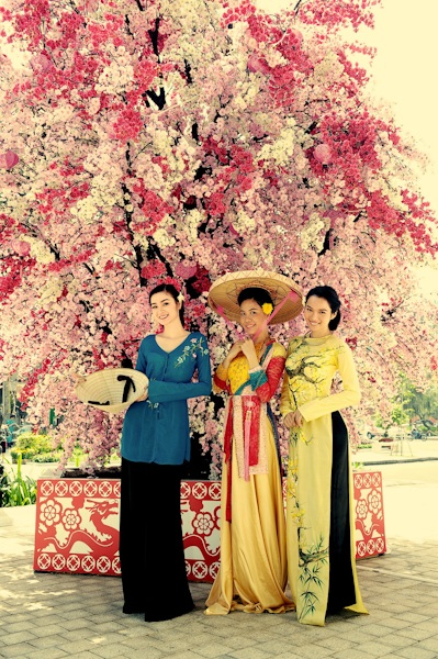 Tết 3 miền tại TPHCM - 5 Các người đẹp hoá thân trong trang phục 3 miền