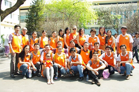 Hoa khôi Thu Hương mang Tết đến với trẻ em nghèo - 7 Môt số hình ảnh trong buổi từ thiện của Thu Hương và những người bạn