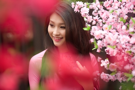 Hoa hậu Thu Thảo tự hào khi mặc áo dài du xuân - 3 Người đẹp miền tây sở hữu một nét đep hiền dịu như bản tính của người dân miền sông nước