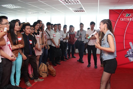 Hương Tràm, Đinh Hương chia sẻ về thành công tại The Voice - 9 Các thí sinh rất hào hứng với buổi giao lưu