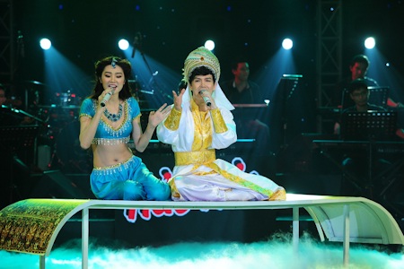 Giám khảo Việt Tú chê Lê Hoàng "có vấn đề về nhạc cảm" - 8 A whole new world