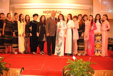 Hoa hậu các dân tộc phải... “giành giật” thí sinh - 2 Các thí sinh của Hoa hậu các dân tộc Việt Nam 2013