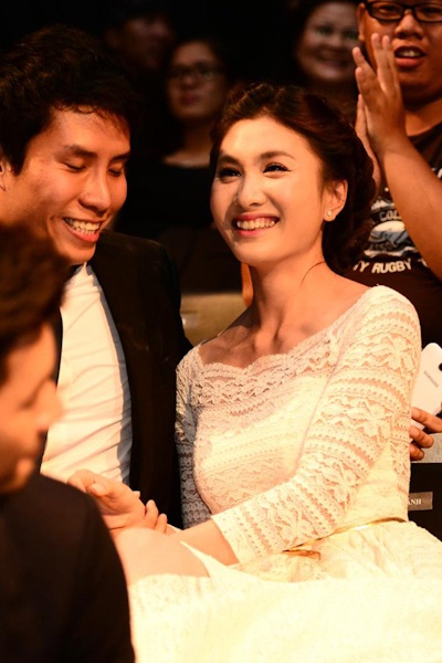 Hoài Linh lập cú đúp tại HTV Awards - 1 Nguyệt Ánh hạnh phúc khi được xướng tên ở hạng mục Nữ diễn viên phụ xuất sắc nhất