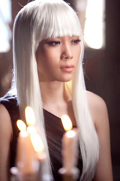 Mỹ Tâm gây bất ngờ với mái tóc bạch kim