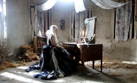 Mỹ Tâm gây bất ngờ với mái tóc bạch kim