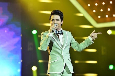 Cặp đôi đầu thứ hai là của Hải Châu và Dòng thời gian. 