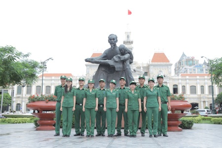 Nguyễn Phi Hùng chính là tác giả của hai ca khúc trong album