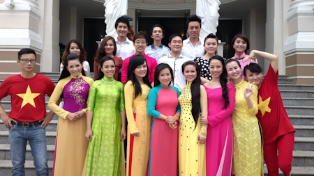 Rất đông nghệ sĩ tham gia vào chương trình ý nghĩa này