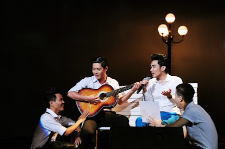 Siu Black bất ngờ xuất hiện trong liveshow Quang Hà - 5 Quang Hà đã thể hiện rất nhiều ca khúc trong liveshow với nhiều phong cách khác nhau