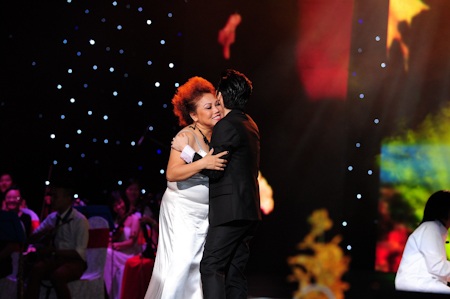 Siu Black bất ngờ xuất hiện trong liveshow Quang Hà - 2 Siu Black bất ngờ xuất hiện tại liveshow Quang Hà