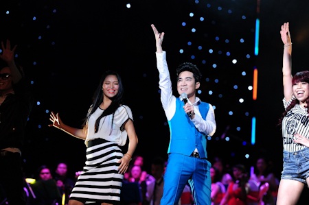 Siu Black bất ngờ xuất hiện trong liveshow Quang Hà - 6 Quang Hà đã thể hiện rất nhiều ca khúc trong liveshow với nhiều phong cách khác nhau