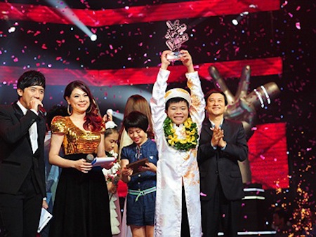 Khi người lớn "xấu xí" - 2 ... đã phá hỏng niềm vui của trẻ thơ