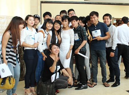 Fans và thí sinh rất háo hức với cuộc thi