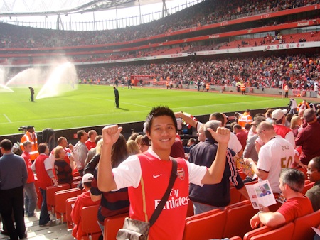 Ảnh độc ngày bé của Tuấn Hưng - 10 Tuấn Hưng vốn là fans của Arsenal