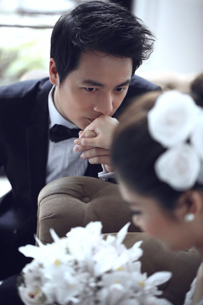 Khán giả cũng có thể thưởng thức ca khúc Đăng Khôi viết tặng vợ tại đây: