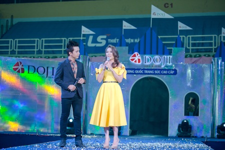 Một số hình ảnh Mỹ Tâm trong đêm diễn