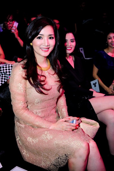 Vũ Thu Phương và hoa hậu không tuổi Giáng Mi