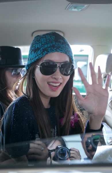 Cô tỏ ra rất vui vẻ hoà đồng và thân thiện