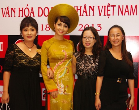 Hoa khôi Trần Thị Quỳnh khoe con gái yêu - 3 Hoa khôi Trần Thị Quỳnh khoe con gái yêu