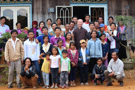 Ya Suy thường về thăm nhà mỗi khi rảnh rỗi