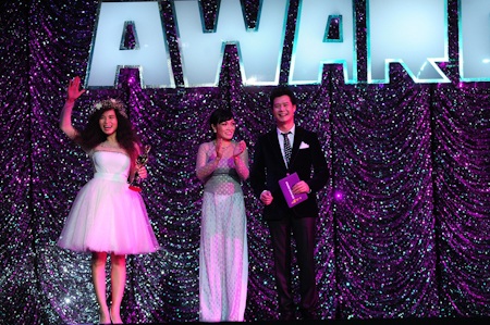 Đồng Lan được trao giải Nữ nghệ sĩ mới xuất sắc nhất