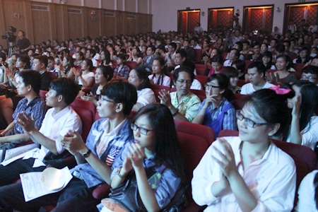 Giao hưởng của những người trẻ - 5 Khán giả cũng là học sinh, sinh viên...